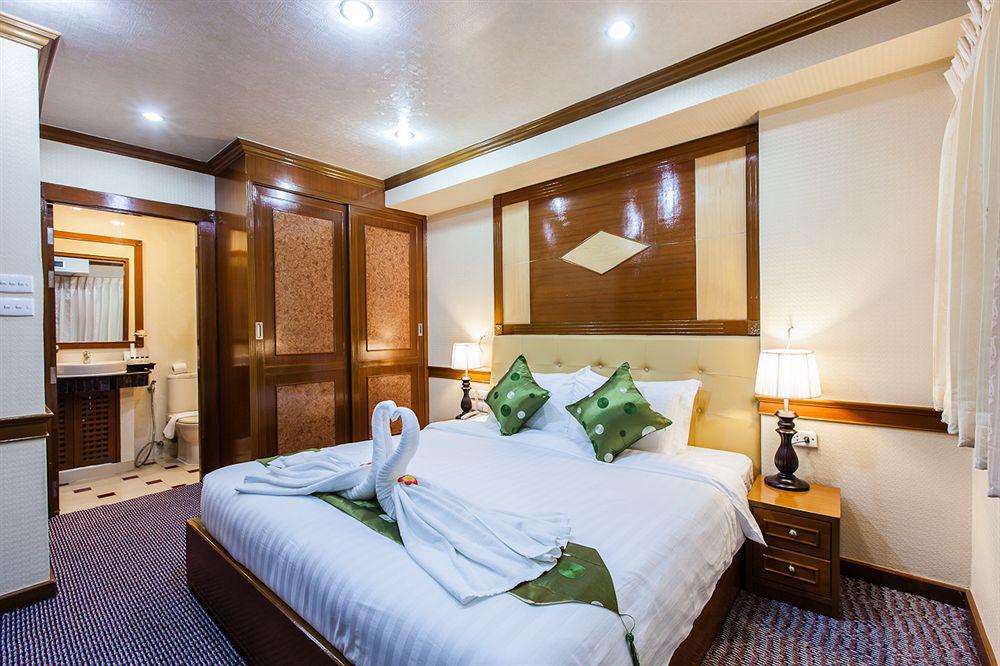 Oyo 796 Paradise Sukhumvit Hotel バンコク都 エクステリア 写真