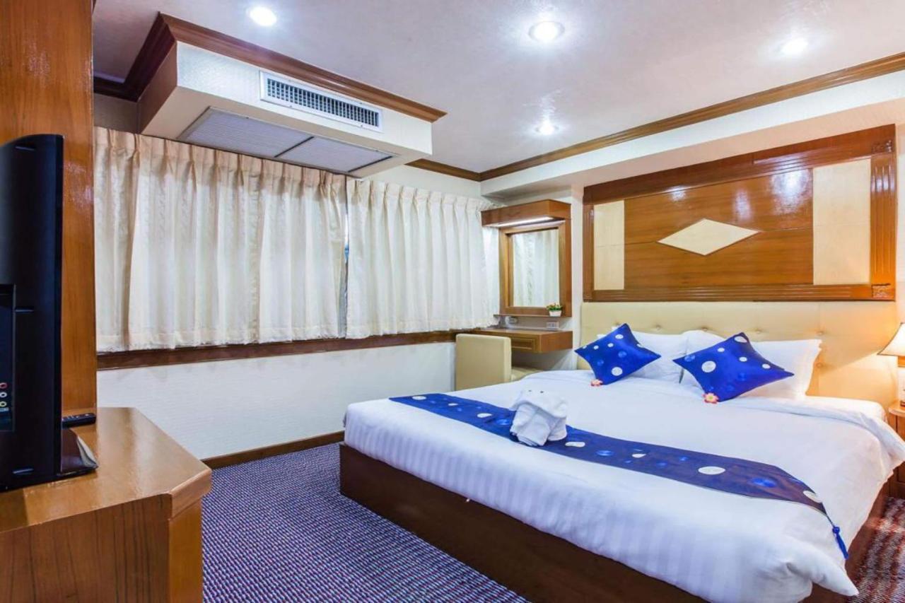 Oyo 796 Paradise Sukhumvit Hotel バンコク都 エクステリア 写真
