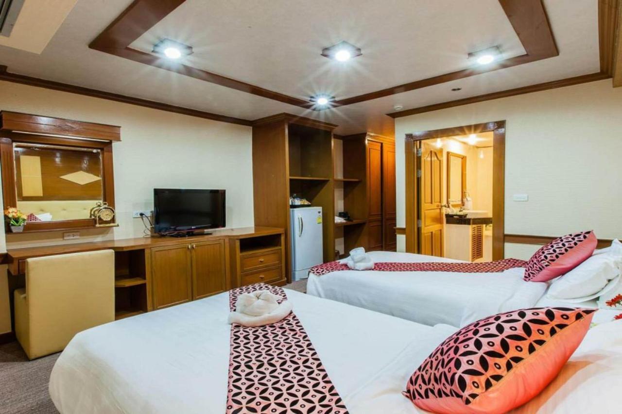 Oyo 796 Paradise Sukhumvit Hotel バンコク都 エクステリア 写真
