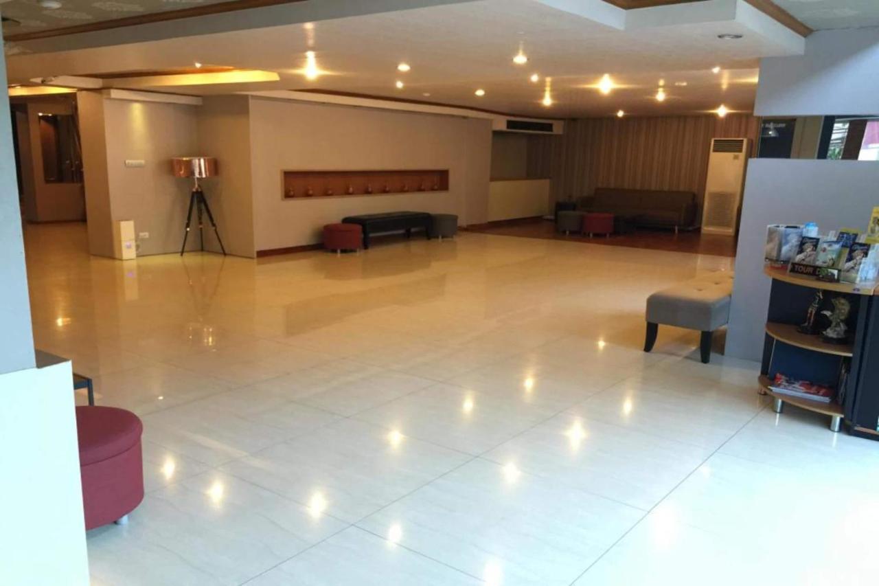 Oyo 796 Paradise Sukhumvit Hotel バンコク都 エクステリア 写真
