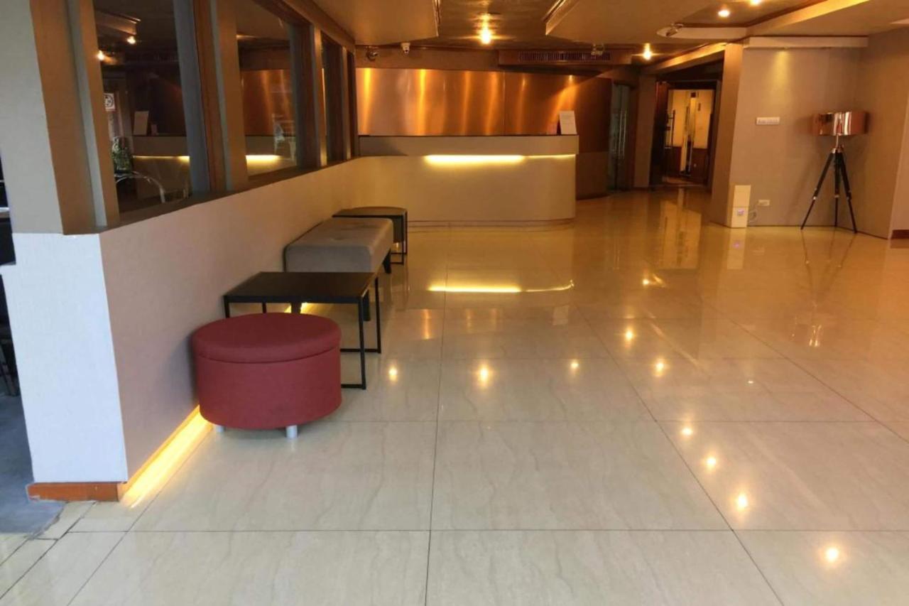 Oyo 796 Paradise Sukhumvit Hotel バンコク都 エクステリア 写真